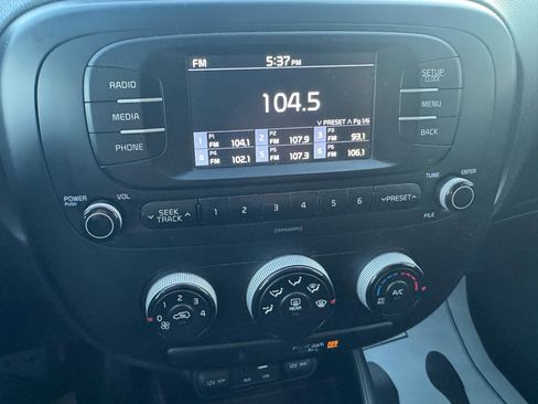 Used 2017 Kia Soul image 19