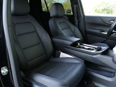 Used 2025 Chevrolet Equinox LT w/ Convenience Package II FWD image 32