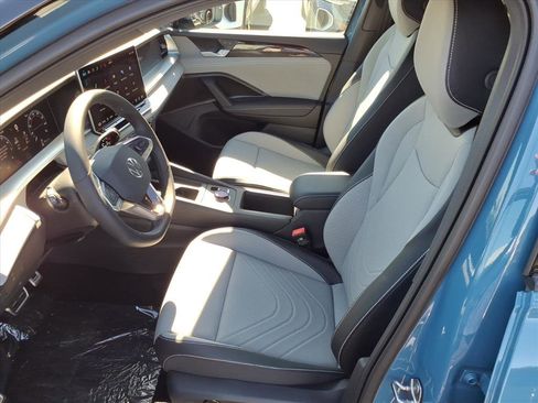 New 2026 Volkswagen Tiguan SE R-Line image 13