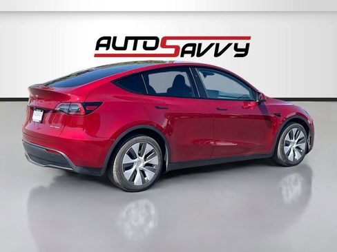 Used 2024 Tesla Model Y Long Range AWD/4WD image 7