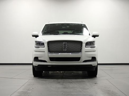 Used 2023 Lincoln Navigator Reserve AWD/4WD image 9