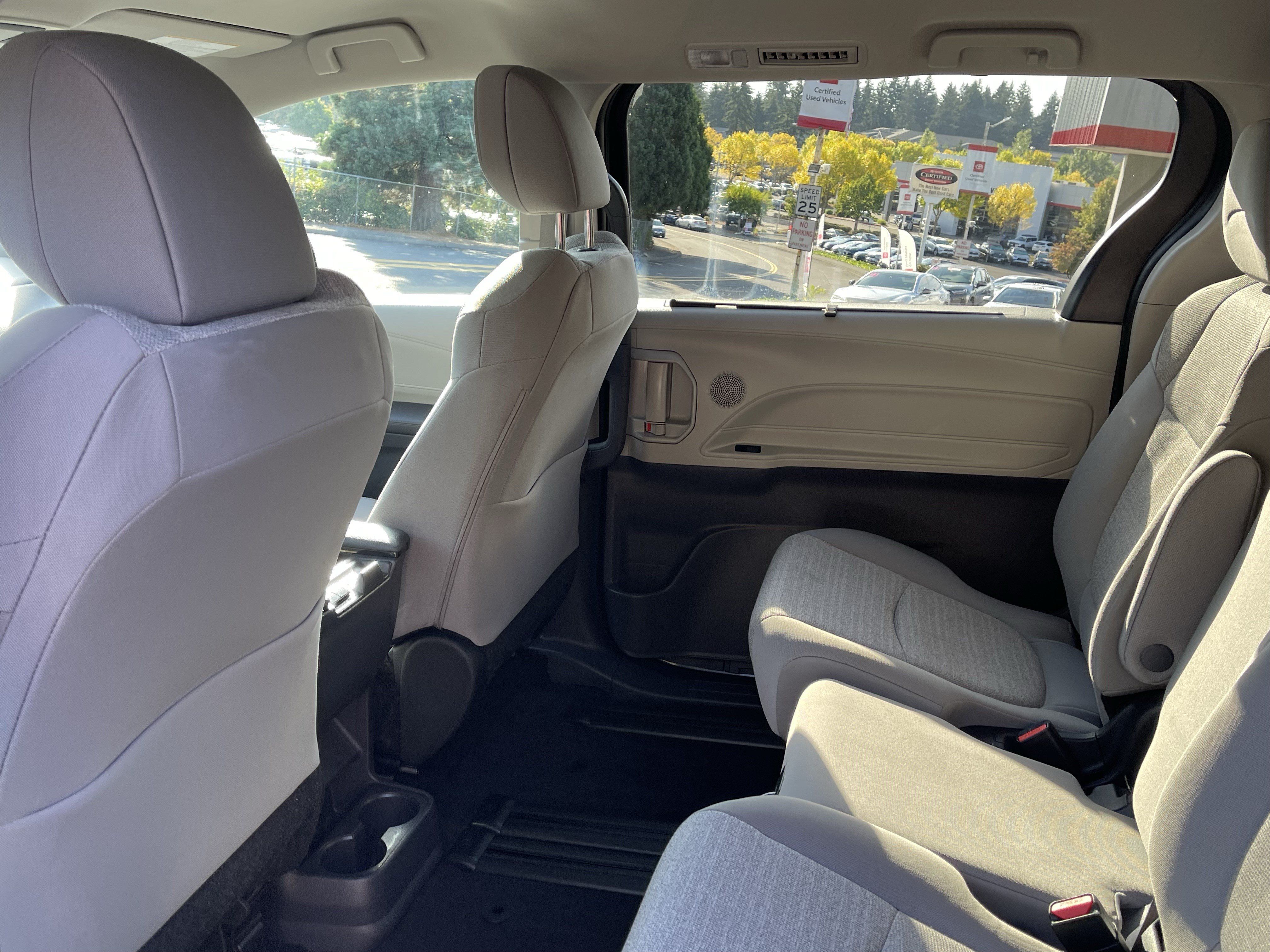 Certified 2024 Toyota Sienna LE AWD/4WD image 14
