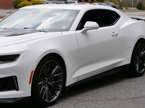 Used 2021 Chevrolet Camaro ZL1 image 48