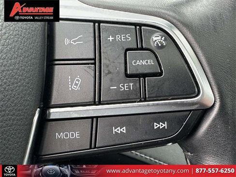 Certified 2020 Toyota Highlander XLE image 26