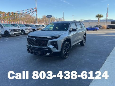 Used 2024 Chevrolet Traverse RS image 35