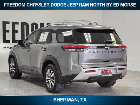 Used 2023 Nissan Pathfinder SL w/ Black Appearance Package FWD image 3