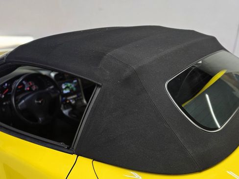 Used 2006 Chevrolet Corvette Convertible w/ Preferred Equipment Group image 38