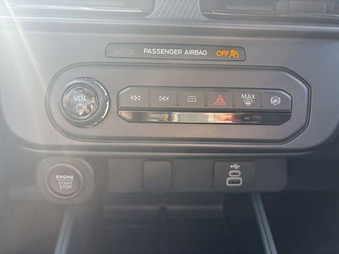 New 2025 Ford Maverick XLT w/ XLT Luxury Package image 21