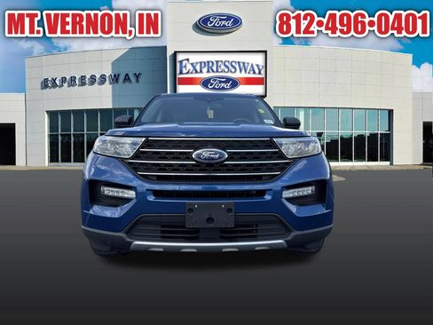 Used 2023 Ford Explorer XLT w/ Equipment Group 202A AWD/4WD image 3
