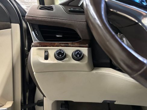 Used 2016 Cadillac Escalade Luxury AWD/4WD image 18