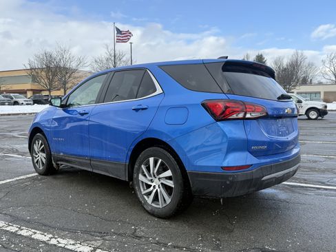 Used 2024 Chevrolet Equinox LT image 3