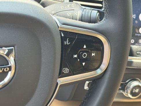 Certified 2024 Volvo XC90 B6 Ultimate AWD/4WD image 20