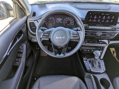 Certified 2023 Kia Seltos EX AWD/4WD image 12