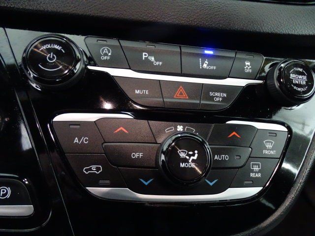 Certified 2026 Chrysler Pacifica Select FWD image 12