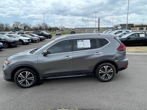 Used 2019 Nissan Rogue SV w/ Premium Package image 4