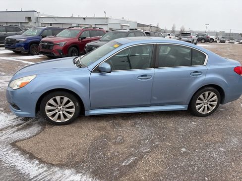 Used 2011 Subaru Legacy 2.5i Limited image 2