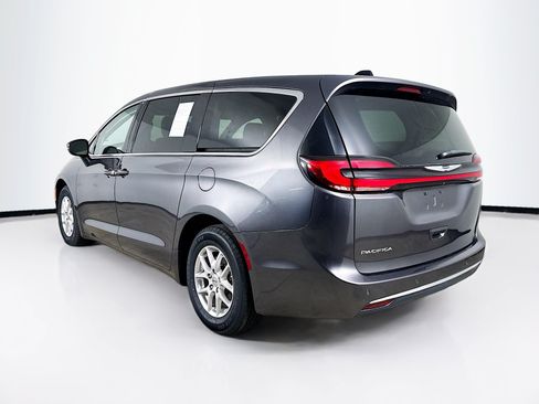 Used 2023 Chrysler Pacifica Touring-L FWD image 30