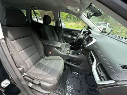 Used 2024 GMC Terrain SLE AWD/4WD image 21