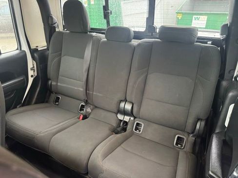 Used 2023 Jeep Gladiator Sport image 22