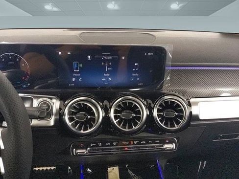 New 2024 Mercedes-Benz GLB 250 image 15