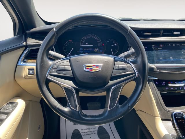 Used 2019 Cadillac XT5 AWD image 12