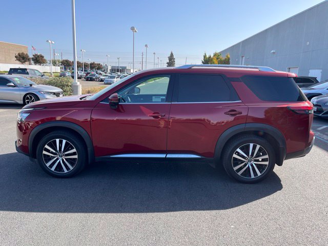 Used 2024 Nissan Pathfinder Platinum FWD image 6