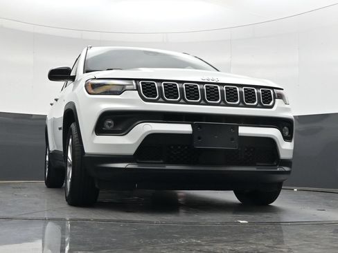 Used 2025 Jeep Compass Latitude AWD/4WD image 41