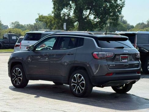 Used 2022 Jeep Compass Limited w/ Sun and Sound Group AWD/4WD image 9
