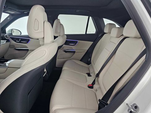 Used 2026 Mercedes-Benz GLC 300 image 16