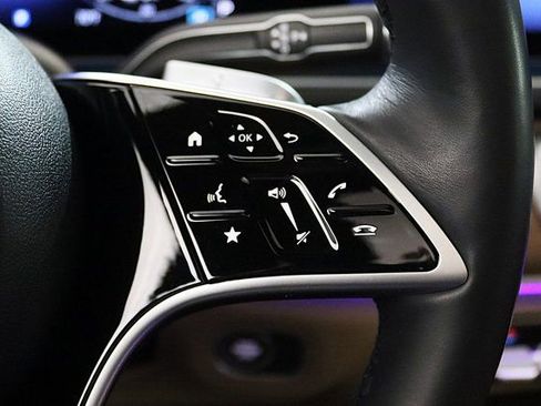 Used 2024 Mercedes-Benz GLE 450e 4MATIC w/ Driver Assistance Package image 6