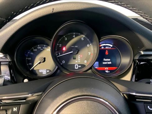 Used 2025 Porsche Macan image 29