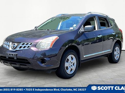 Used 2014 Nissan Rogue S w/ Convenience Package AWD/4WD image 3