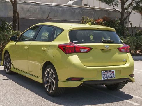 Used 2017 Toyota Corolla iM w/ Carpet Mat Package FWD image 8
