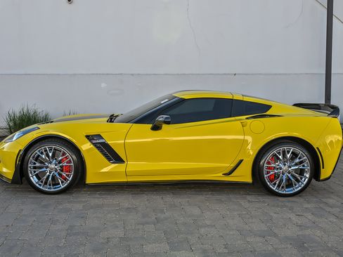 Used 2016 Chevrolet Corvette Z06 w/ 3LZ Preferred Equipment Group RWD image 10