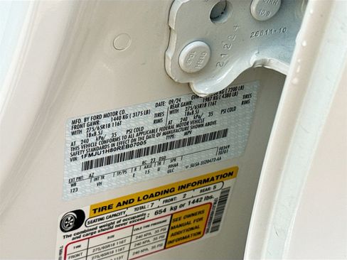 Used 2024 Ford Expedition XLT image 33