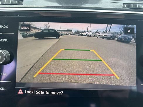 Used 2020 Volkswagen Tiguan SEL image 23