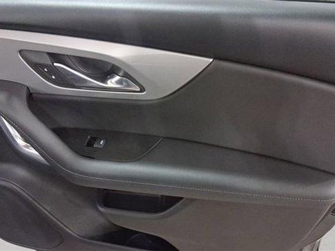 Used 2019 Chevrolet Blazer LT image 18