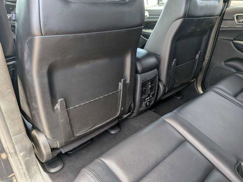 Used 2019 Jeep Grand Cherokee Limited AWD/4WD image 15