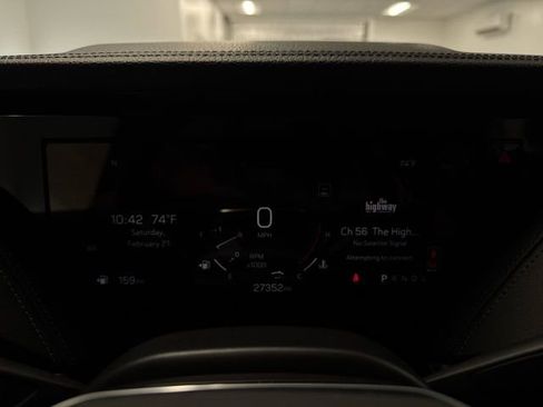 Used 2025 GMC Yukon Denali w/ Sun & Power Step Package image 22