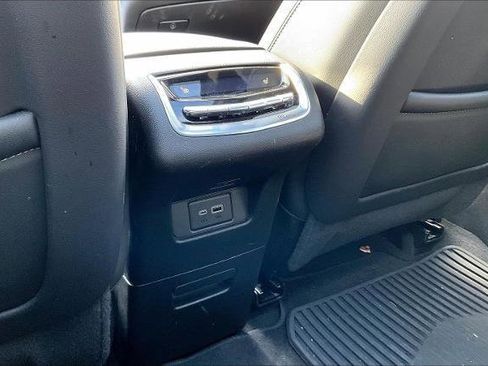 Used 2023 Cadillac XT6 Premium Luxury w/ Technology Package image 10