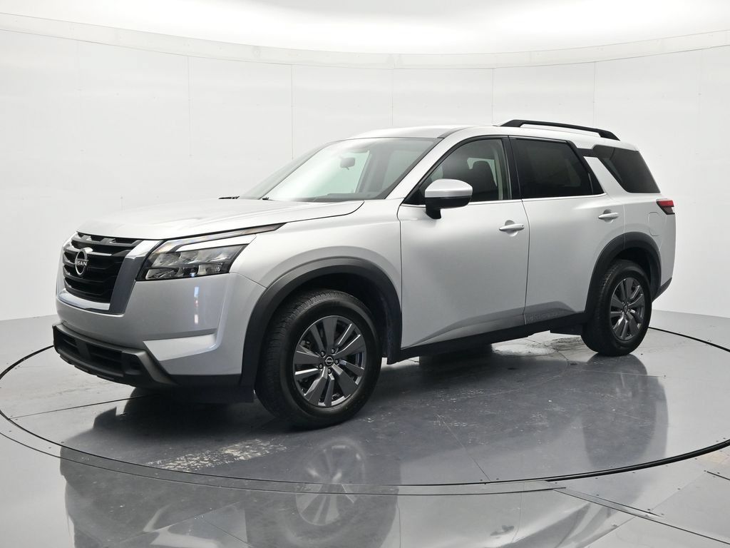 Used 2025 Nissan Pathfinder SV FWD image 1
