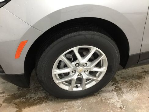 Used 2023 Chevrolet Equinox LS AWD/4WD image 4