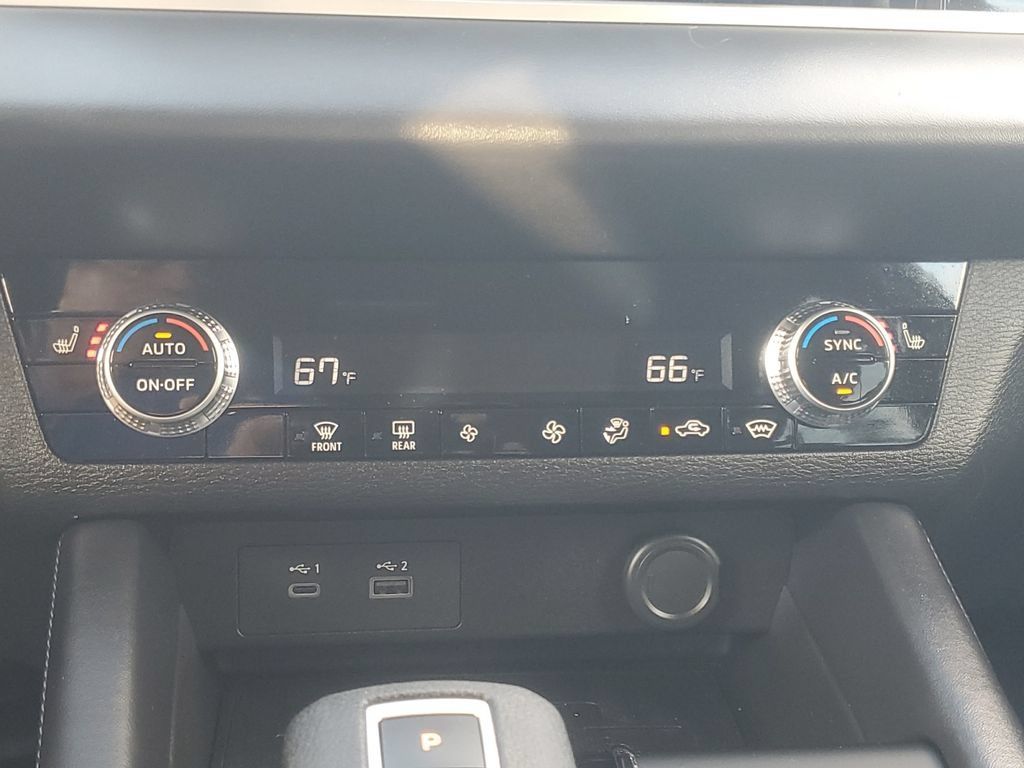 Used 2025 Mitsubishi Outlander ES AWD/4WD image 19
