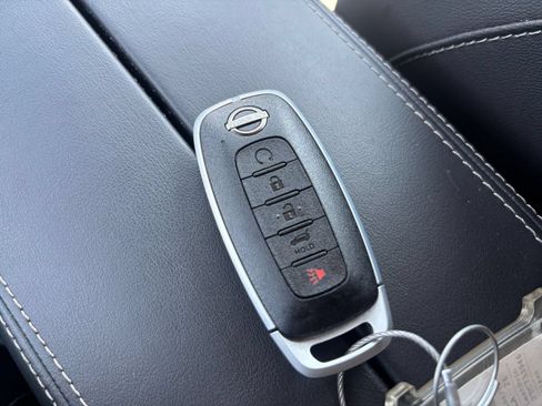 Used 2026 Nissan Rogue SL FWD image 18