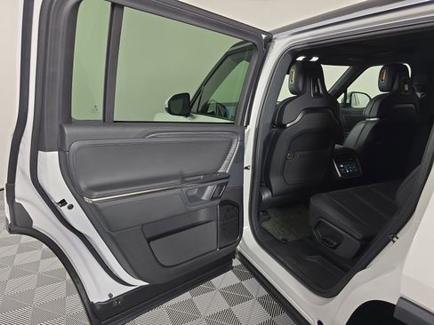 Used 2024 Rivian R1S Adventure AWD/4WD image 17