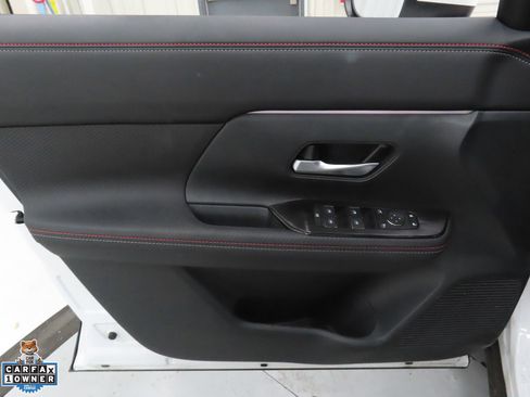 Used 2025 Nissan Kicks SR AWD/4WD image 10