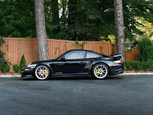 Used 2011 Porsche 911 GT2 RS image 3