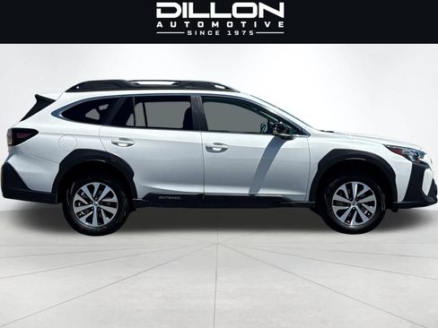 Used 2025 Subaru Outback Premium AWD/4WD image 3