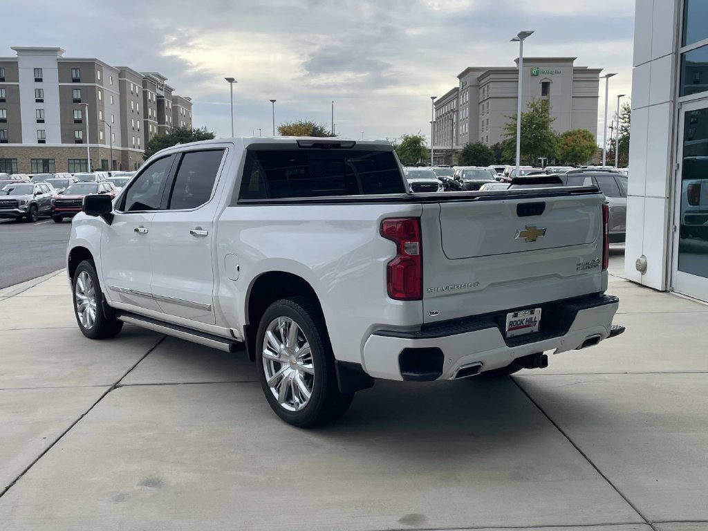 Used 2024 Chevrolet Silverado 1500 High Country AWD/4WD image 2