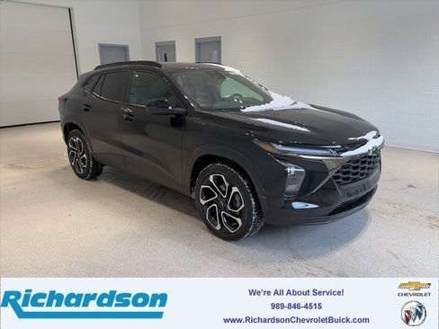 New 2026 Chevrolet Trax RS w/ Sunroof Package image 1